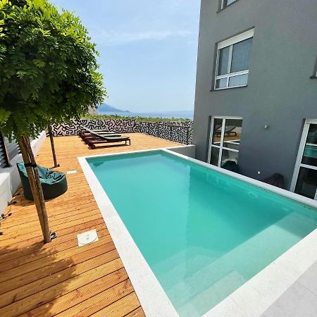 Cozy Seaside Apartment With Pool & Terrace Split Zewnętrze zdjęcie
