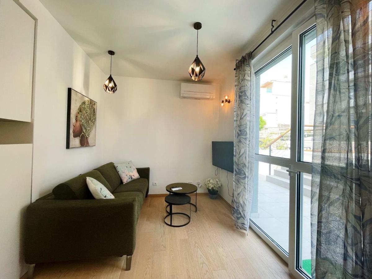 Cozy Seaside Apartment With Pool & Terrace Split Zewnętrze zdjęcie