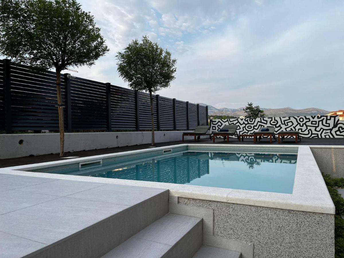 Cozy Seaside Apartment With Pool & Terrace Split Zewnętrze zdjęcie