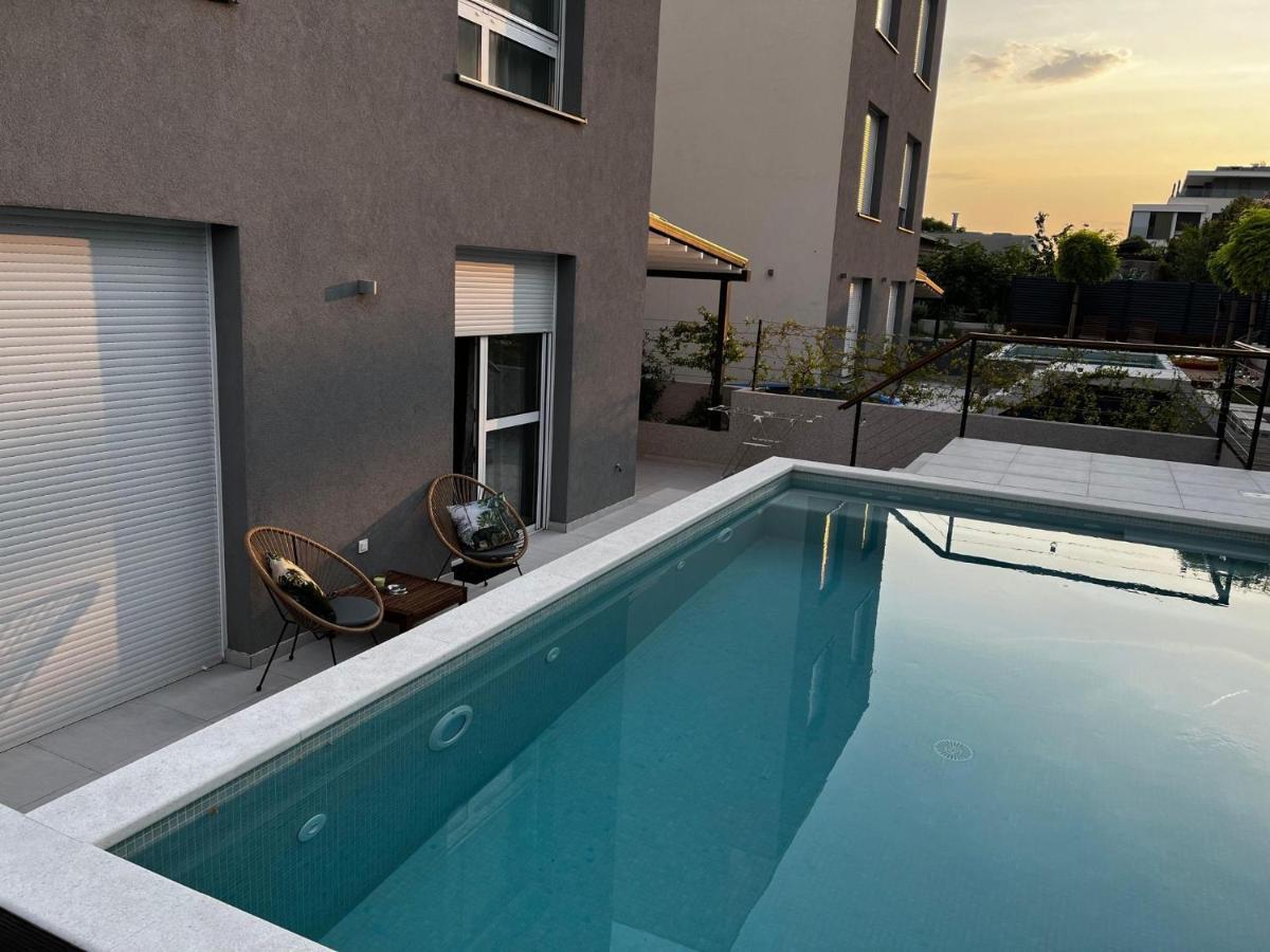 Cozy Seaside Apartment With Pool & Terrace Split Zewnętrze zdjęcie