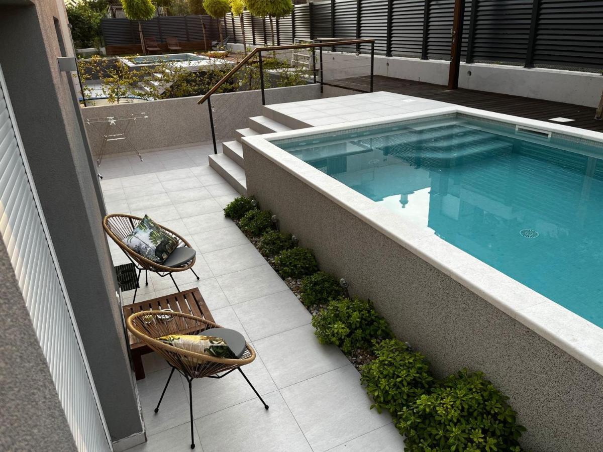 Cozy Seaside Apartment With Pool & Terrace Split Zewnętrze zdjęcie
